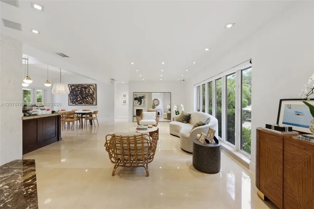 571 S Mashta Dr Key Biscayne, FL 33149