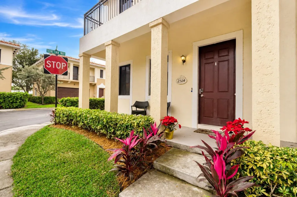 2514 VENETIAN COURT #2514 Boynton Beach, FL 33426