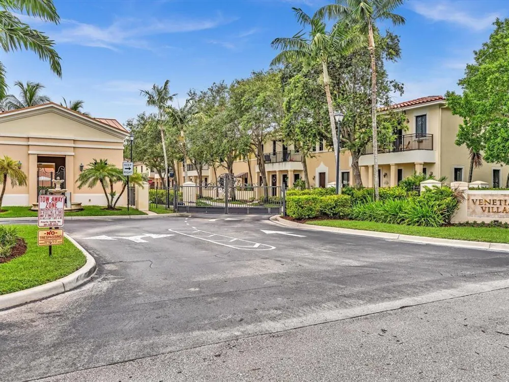 2514 VENETIAN COURT #2514 Boynton Beach, FL 33426