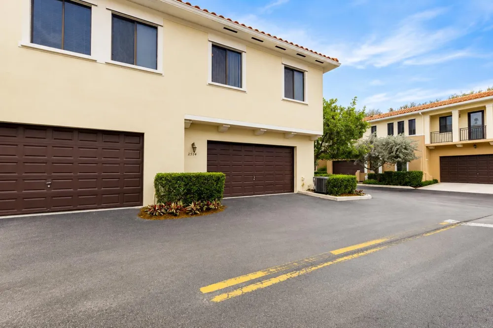 2514 VENETIAN COURT #2514 Boynton Beach, FL 33426