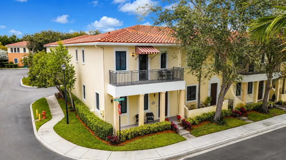 2514 VENETIAN COURT #2514 Boynton Beach, FL 33426