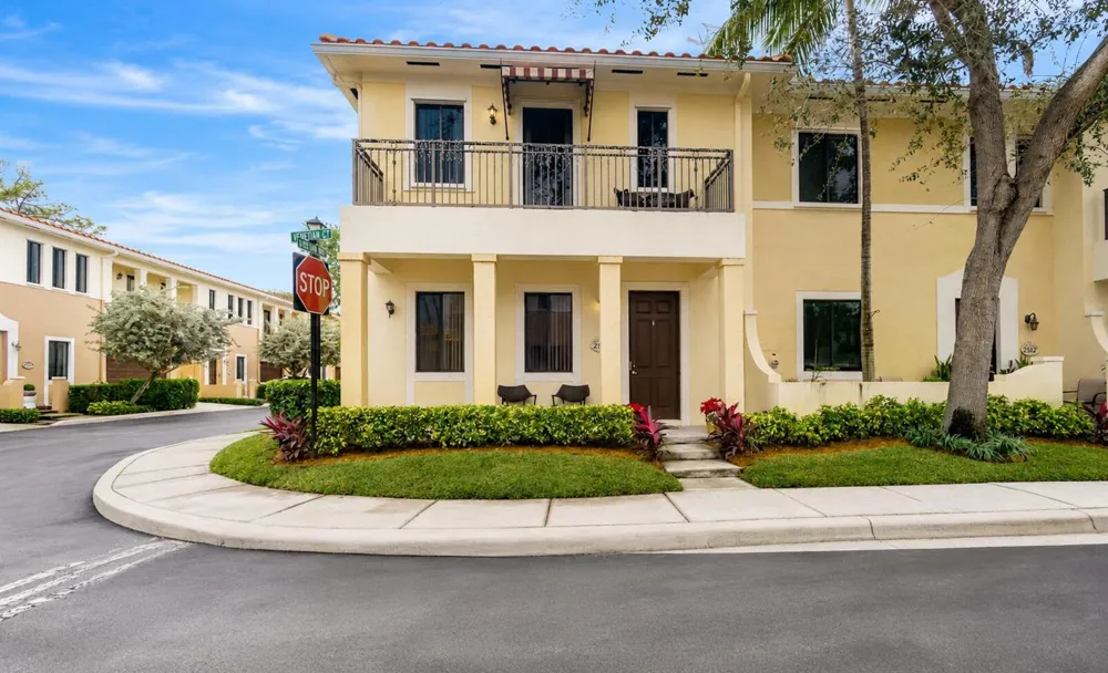 2514 VENETIAN COURT #2514 Boynton Beach, FL 33426