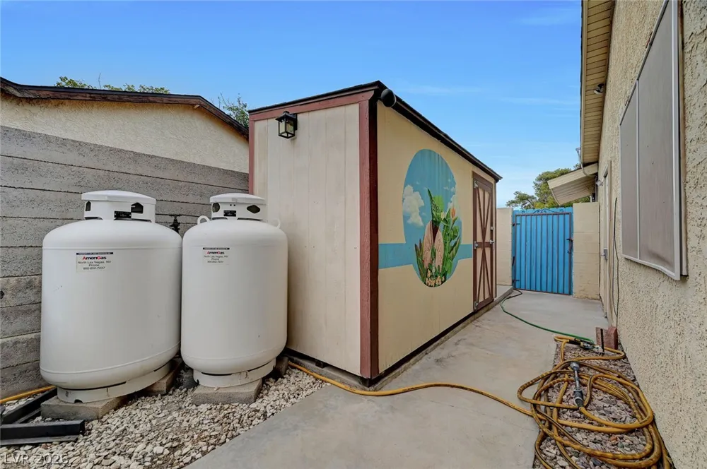 5817 Mary Way Las Vegas, NV 89108