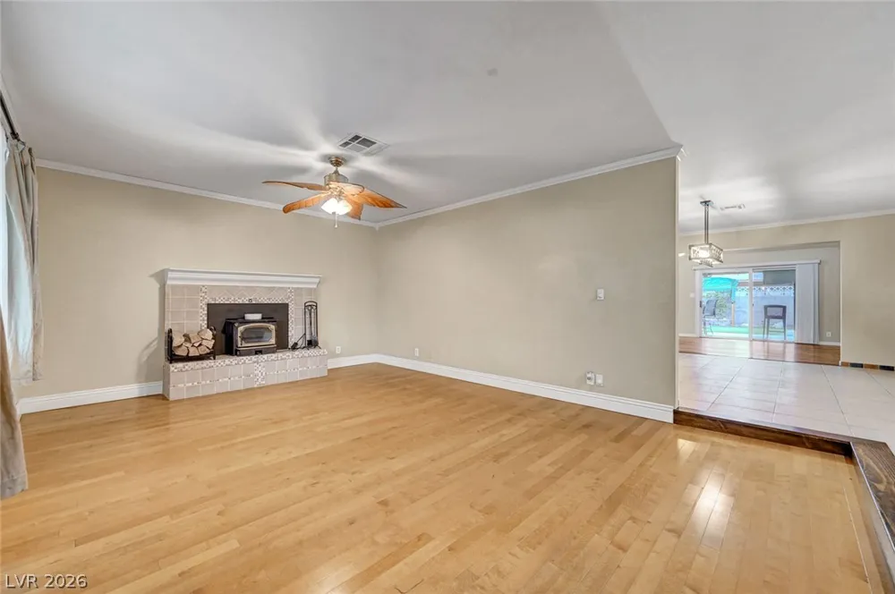 5817 Mary Way Las Vegas, NV 89108