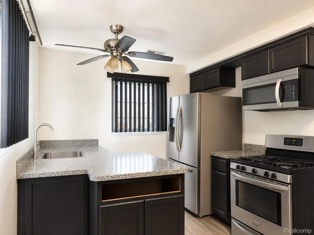 15949 Winston Redford Charter Township, MI 48239