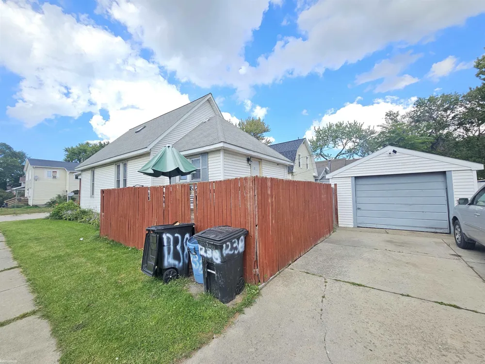 1238 Chestnut Street Port Huron City, MI 48060