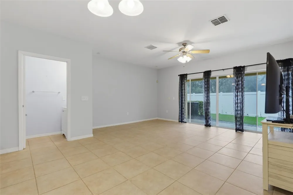 20456 NEEDLETREE DRIVE Tampa, FL 33647