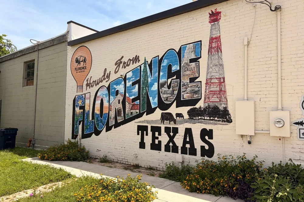 204 Three Rivers Road Florence, TX 78633