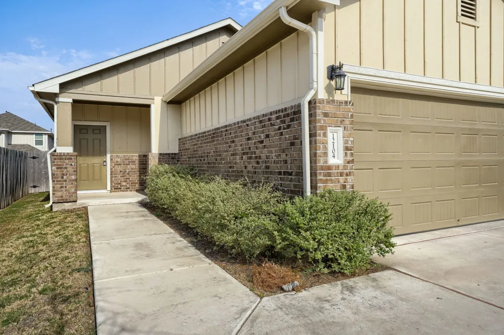 12104 Tolson Drive Manor, TX 78653
