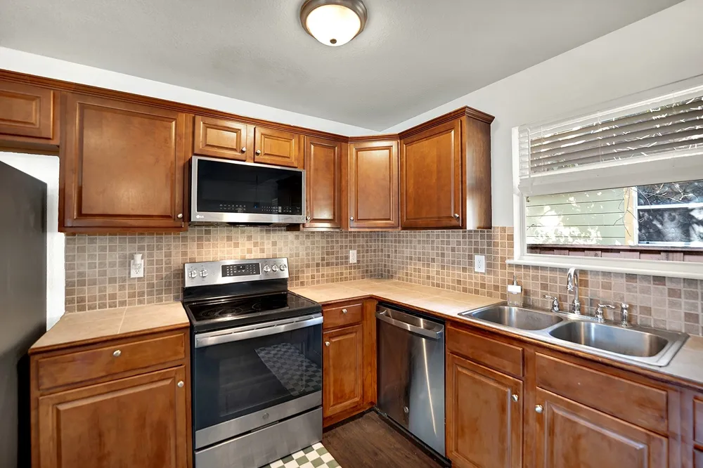 301 Armstrong Street San Marcos, TX 78666