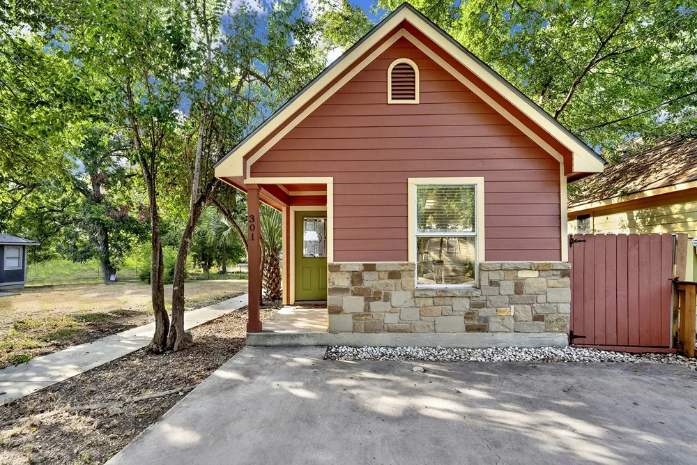 301 Armstrong Street San Marcos, TX 78666