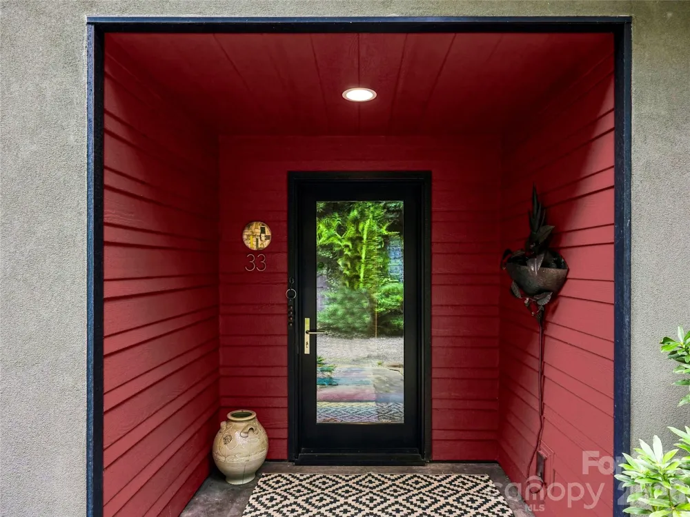 33 Robinson Creek Road Asheville, NC 28803