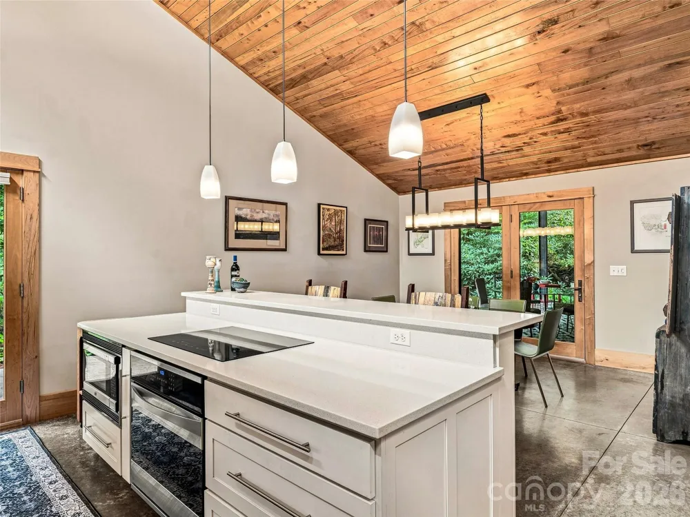 33 Robinson Creek Road Asheville, NC 28803