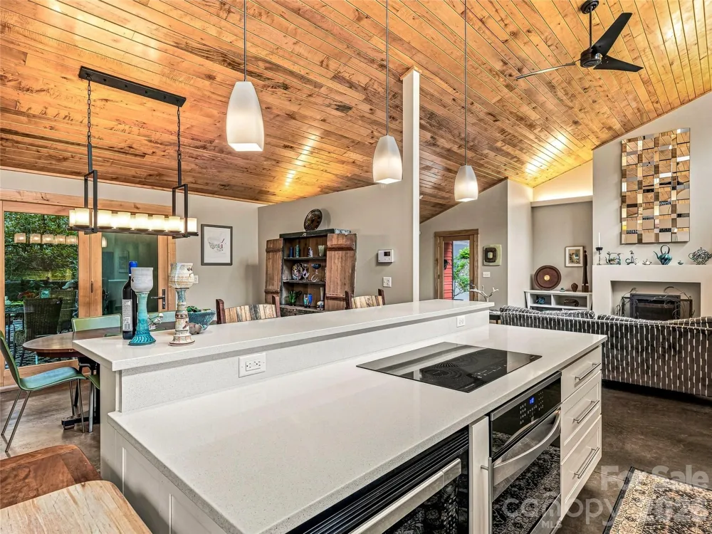 33 Robinson Creek Road Asheville, NC 28803