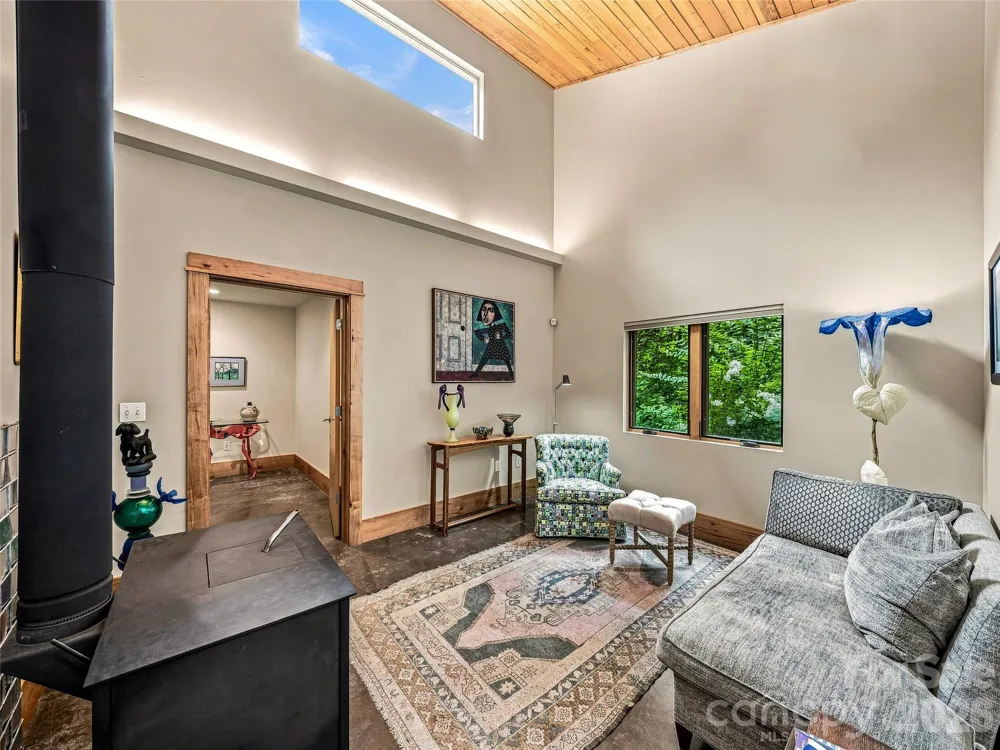 33 Robinson Creek Road Asheville, NC 28803