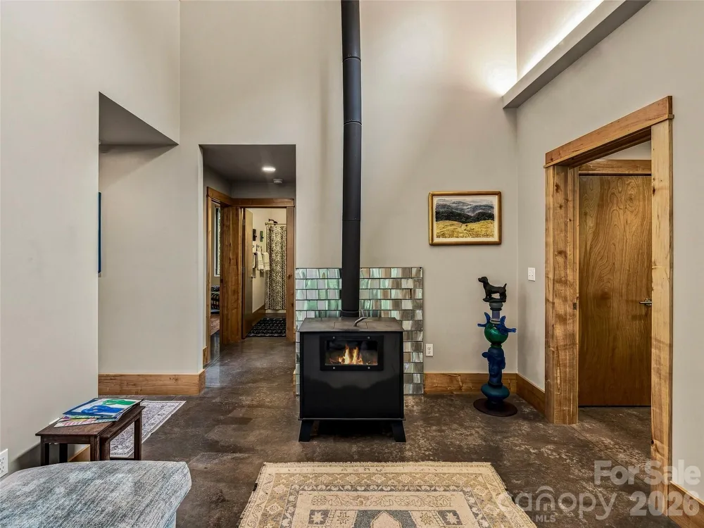 33 Robinson Creek Road Asheville, NC 28803