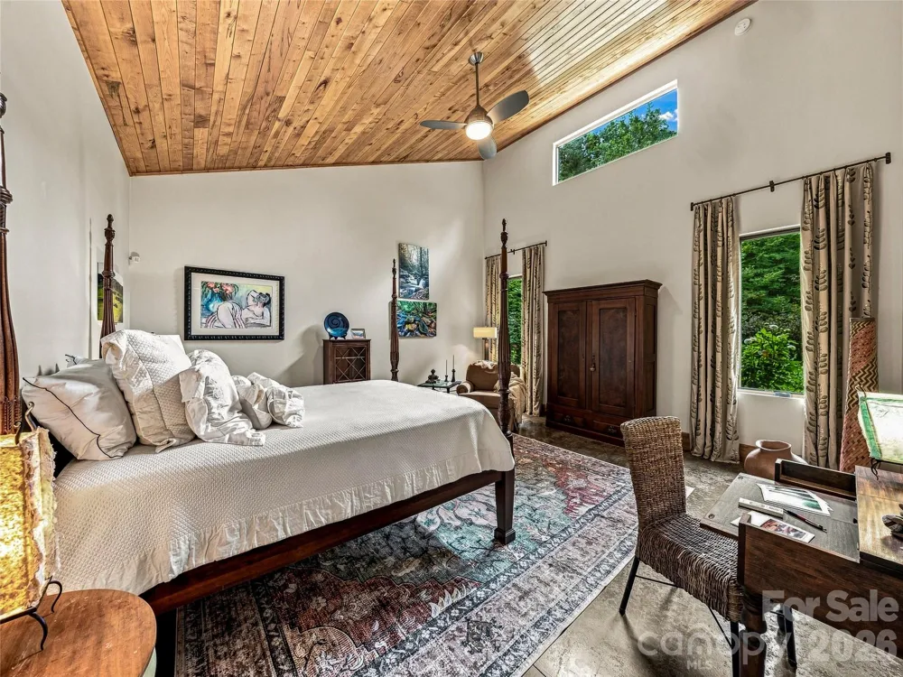 33 Robinson Creek Road Asheville, NC 28803