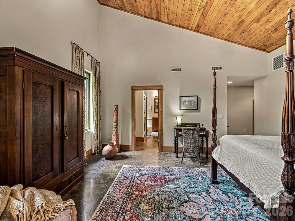 33 Robinson Creek Road Asheville, NC 28803