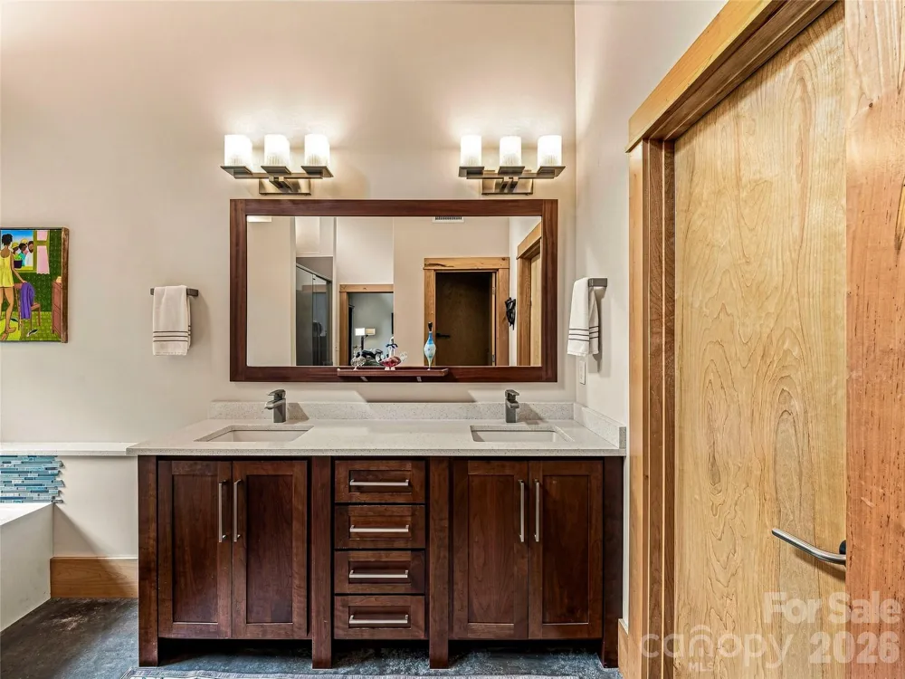 33 Robinson Creek Road Asheville, NC 28803