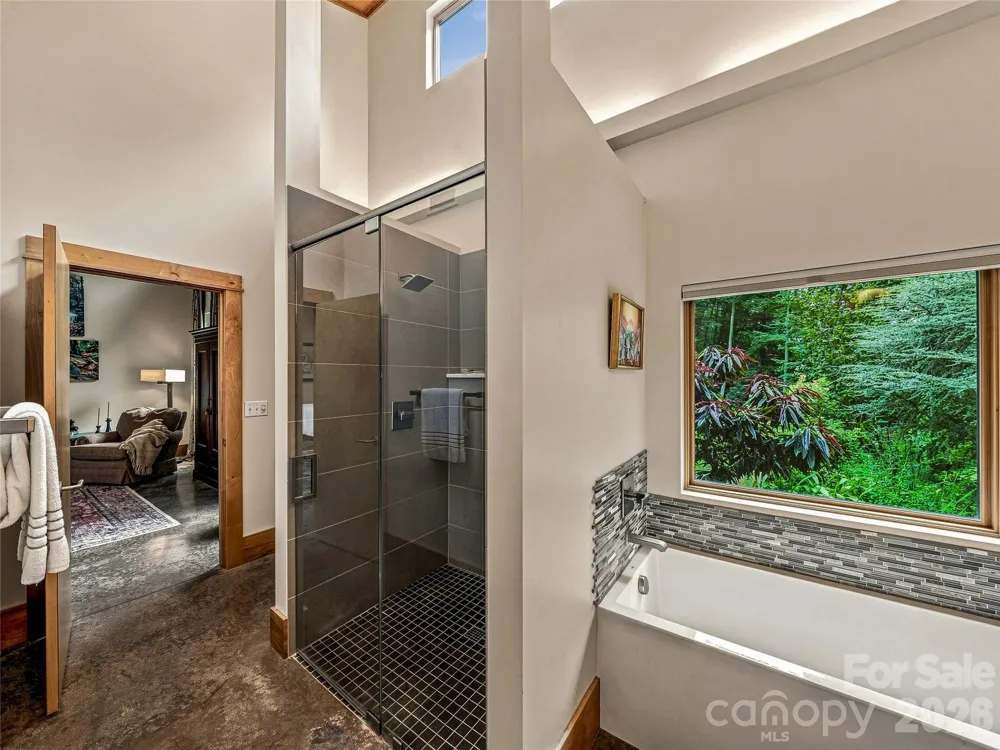 33 Robinson Creek Road Asheville, NC 28803