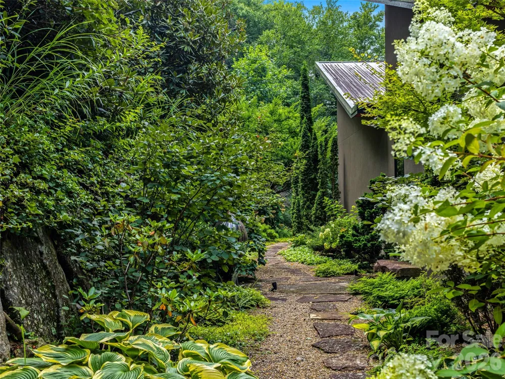 33 Robinson Creek Road Asheville, NC 28803