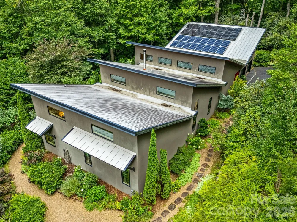 33 Robinson Creek Road Asheville, NC 28803