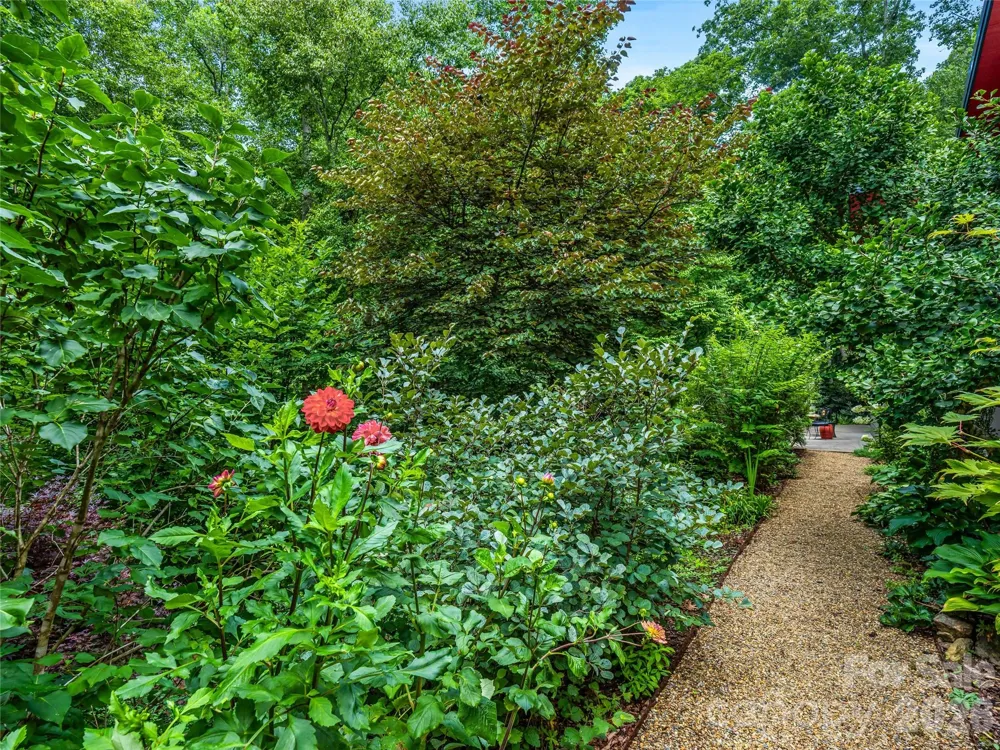 33 Robinson Creek Road Asheville, NC 28803