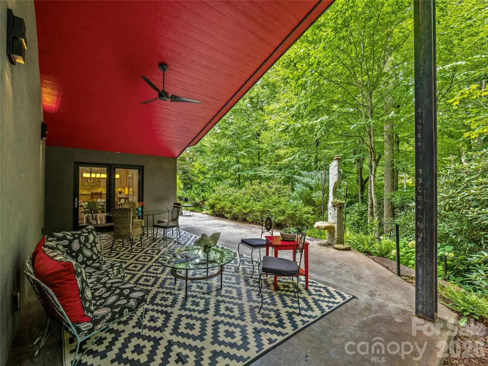 33 Robinson Creek Road Asheville, NC 28803