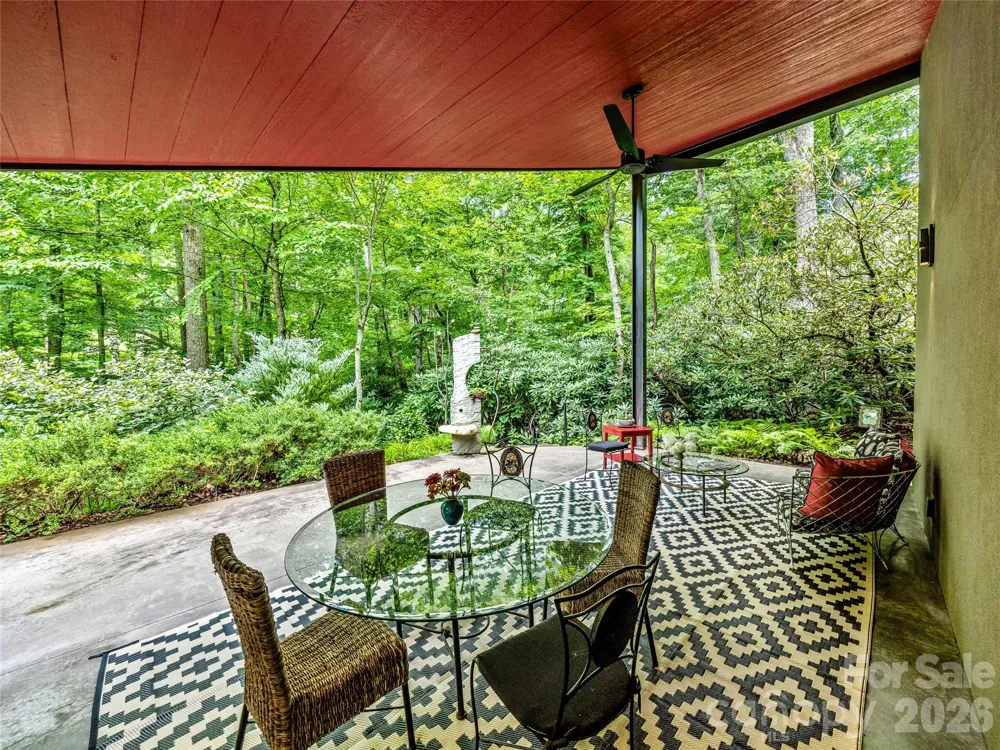 33 Robinson Creek Road Asheville, NC 28803