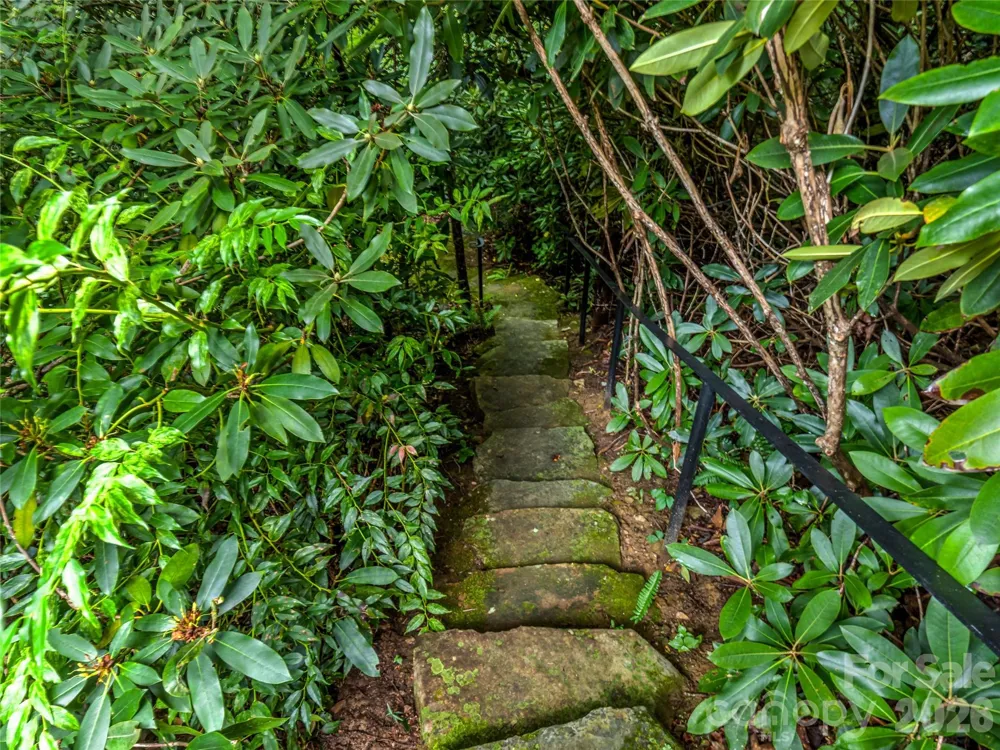 33 Robinson Creek Road Asheville, NC 28803