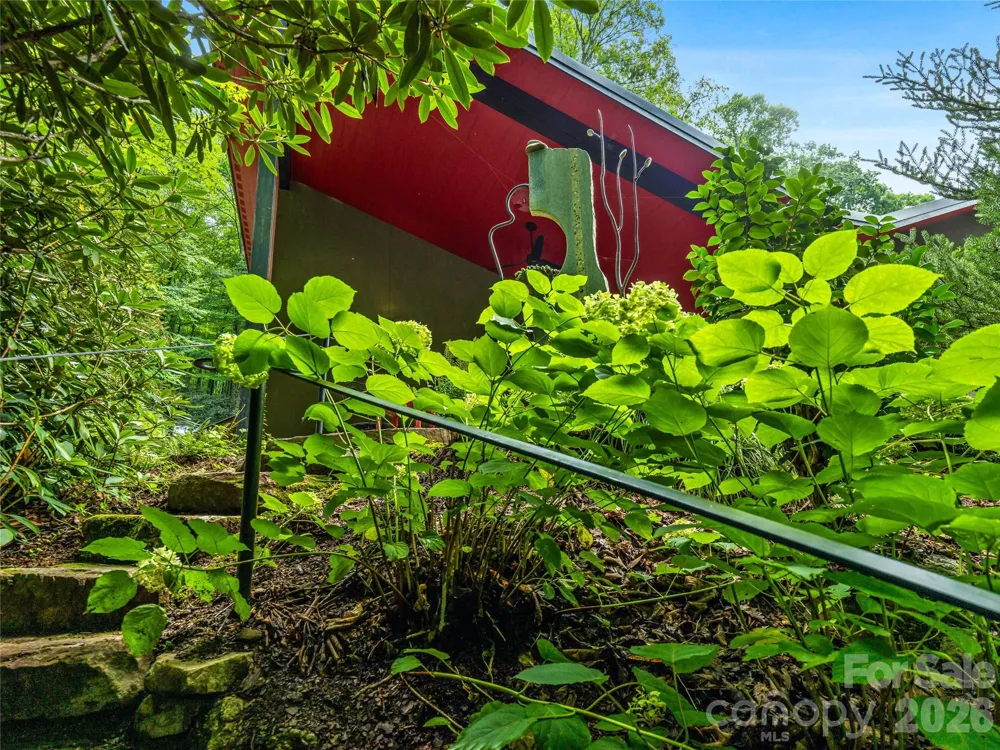 33 Robinson Creek Road Asheville, NC 28803