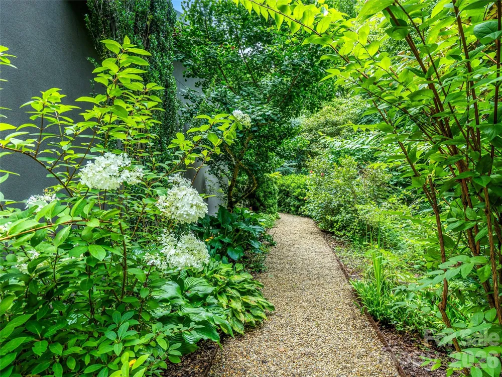 33 Robinson Creek Road Asheville, NC 28803