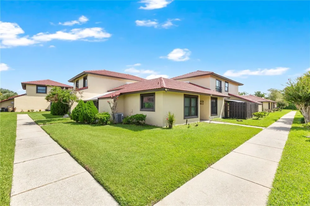 545 HUNTER CIRCLE Kissimmee, FL 34758