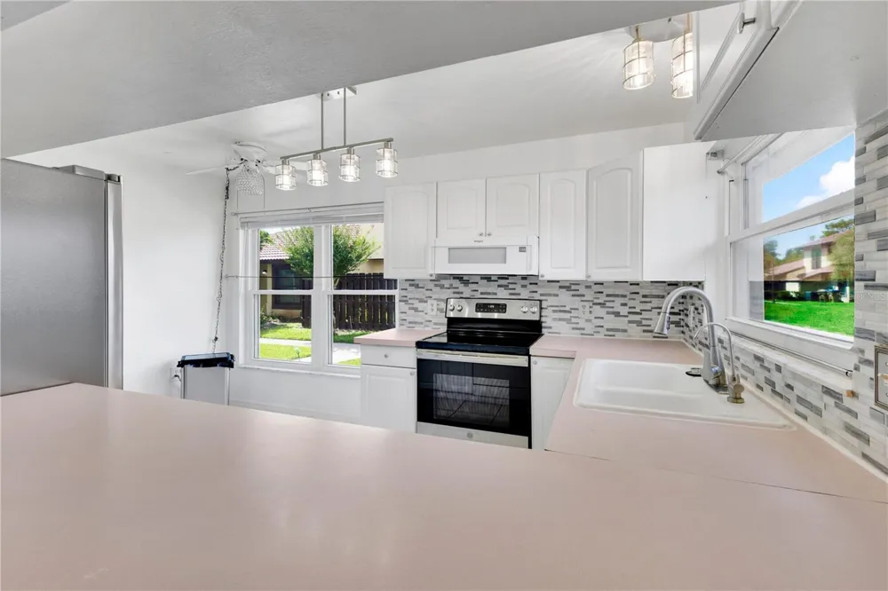 545 HUNTER CIRCLE Kissimmee, FL 34758