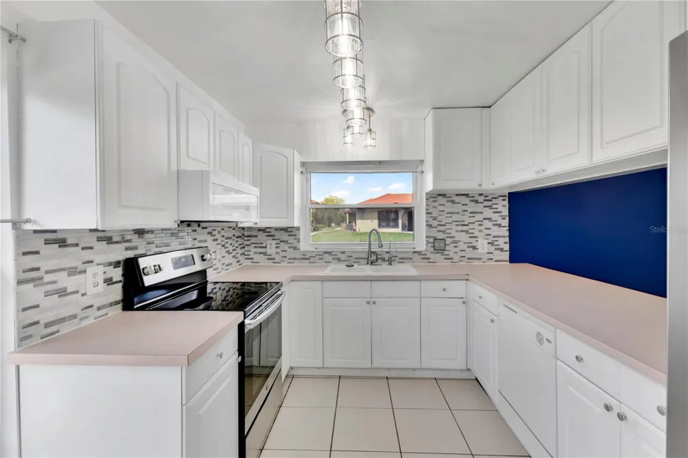 545 HUNTER CIRCLE Kissimmee, FL 34758