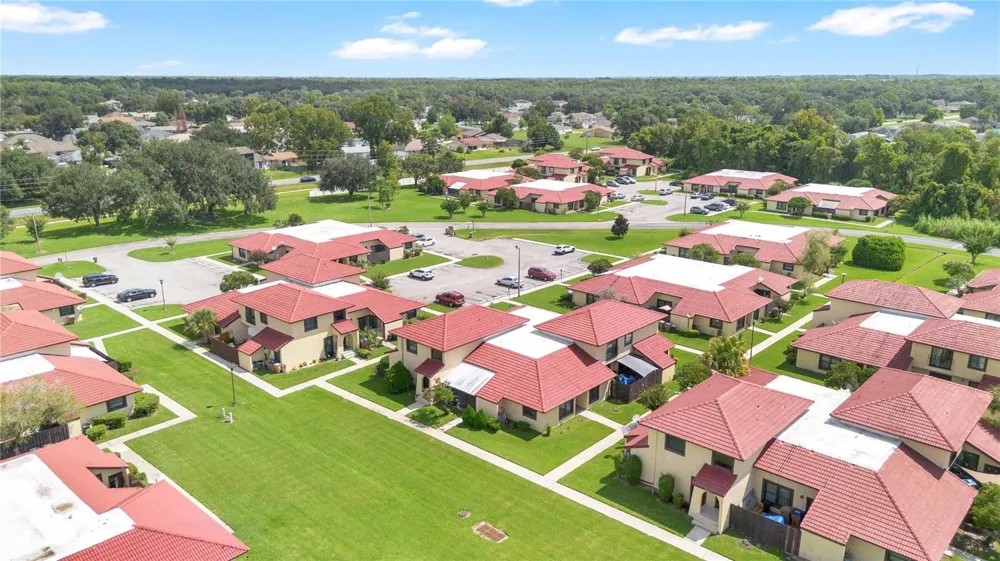545 HUNTER CIRCLE Kissimmee, FL 34758