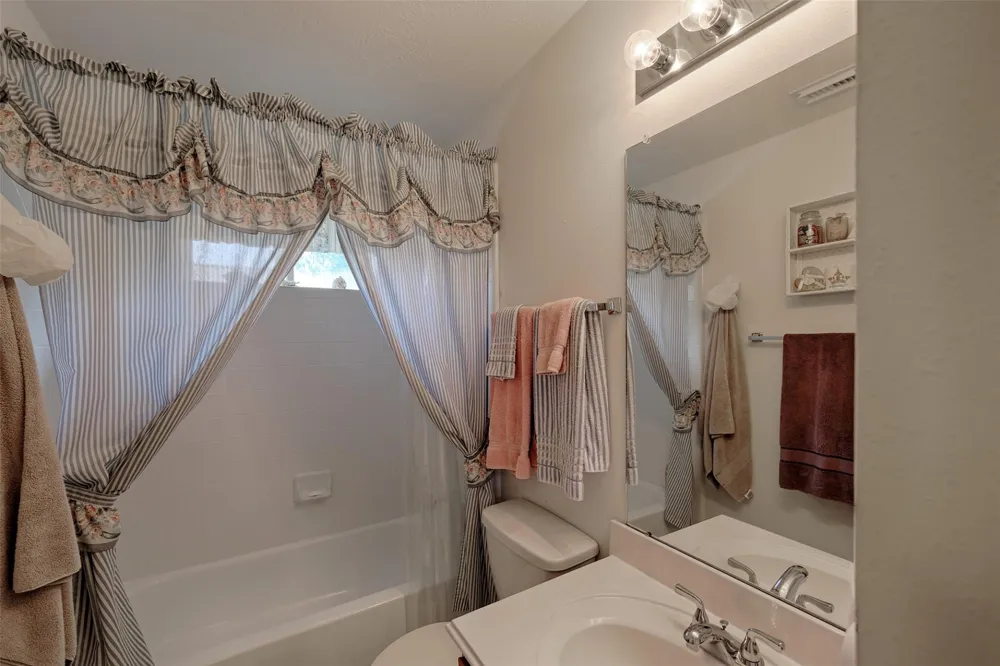 319 Leisure Lane Montgomery, TX 77356