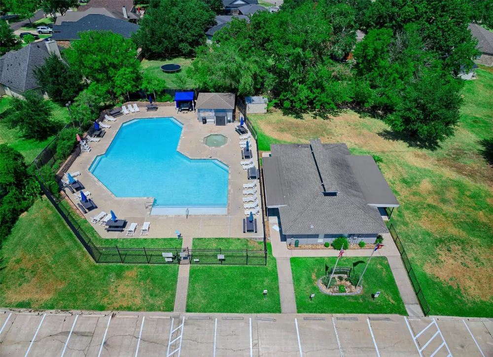 319 Leisure Lane Montgomery, TX 77356
