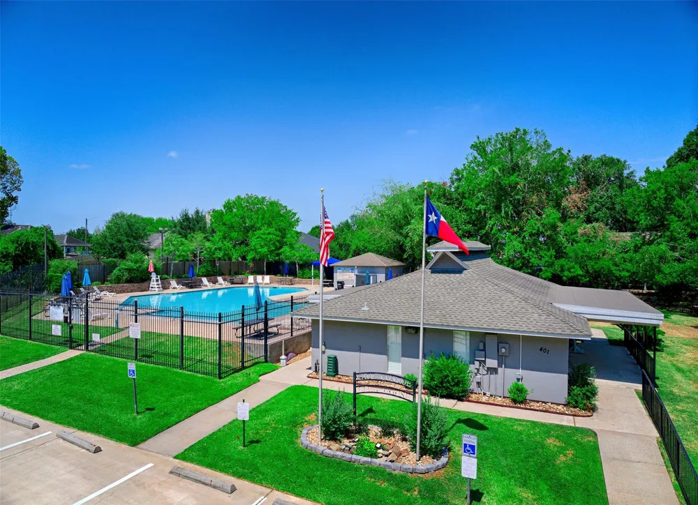 319 Leisure Lane Montgomery, TX 77356