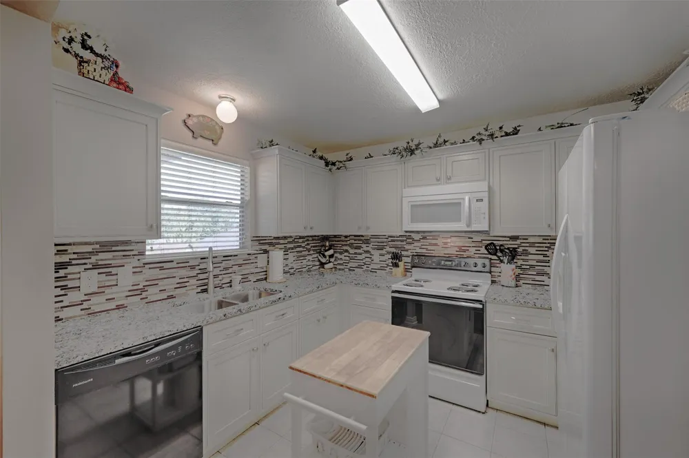 319 Leisure Lane Montgomery, TX 77356
