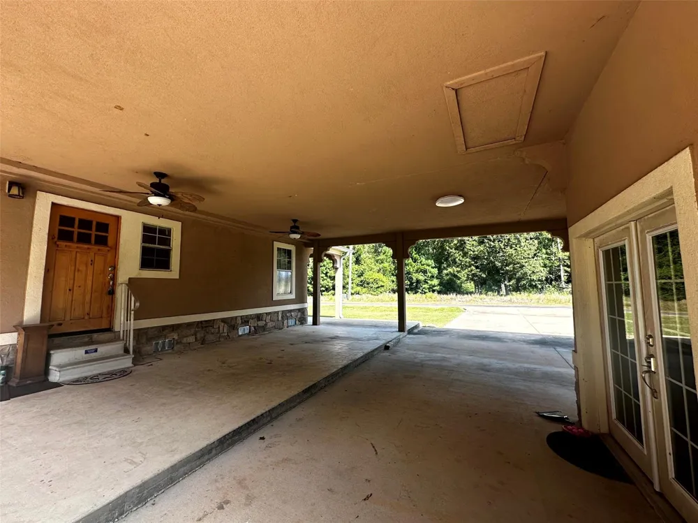 629 Hidden Oaks Drive Point Blank, TX 77364