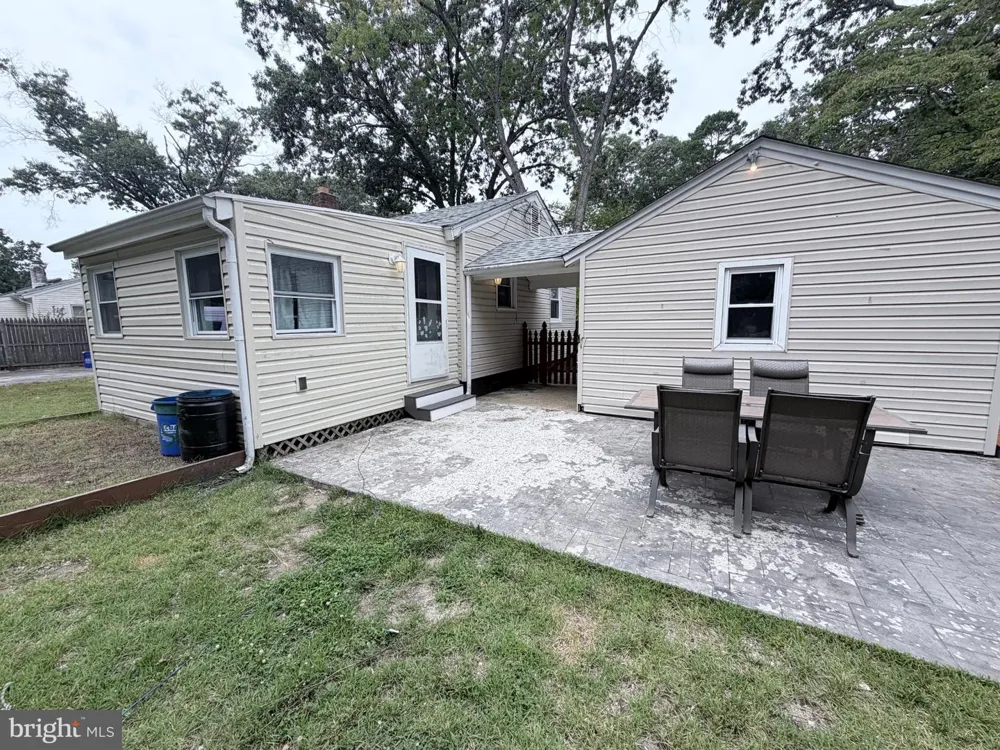 304 KINGS LANE Williamstown, NJ 08094