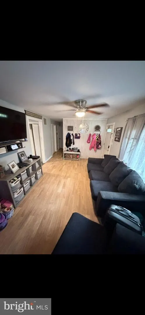 304 KINGS LANE Williamstown, NJ 08094