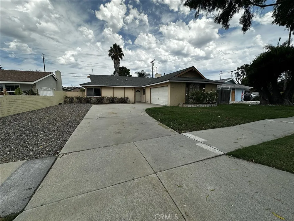 5751 Castle Drive Huntington Beach, CA 92649