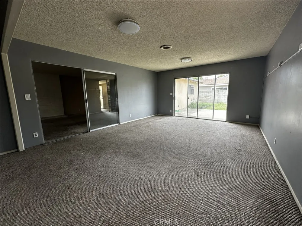 5751 Castle Drive Huntington Beach, CA 92649