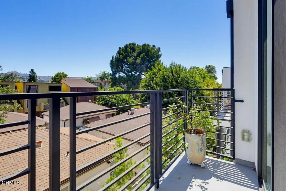 11618 Colfax Meadow Lane Los Angeles, CA 91604