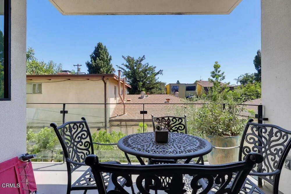 11618 Colfax Meadow Lane Los Angeles, CA 91604