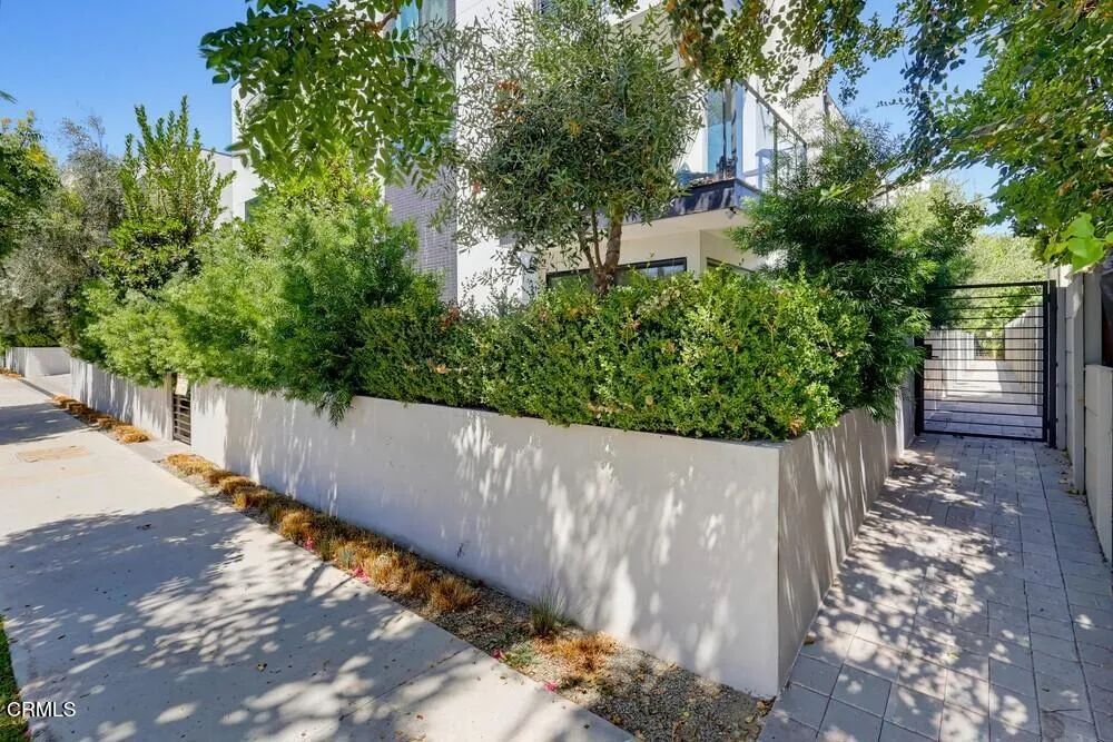 11618 Colfax Meadow Lane Los Angeles, CA 91604