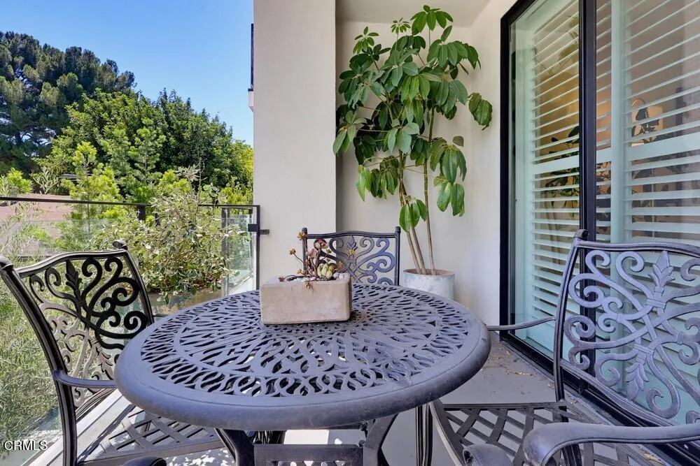 11618 Colfax Meadow Lane Los Angeles, CA 91604