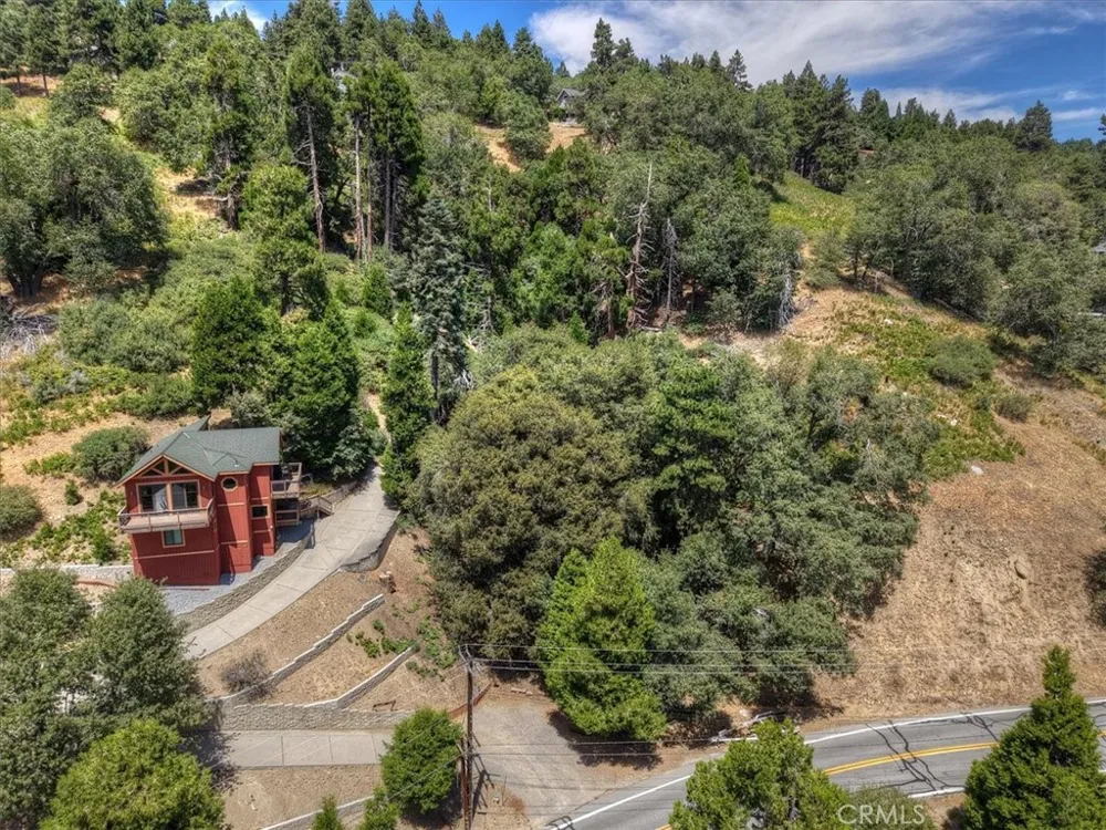 31070 Old City Creek Running Springs, CA 92382